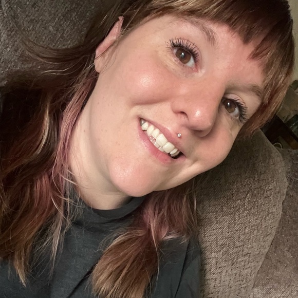 Meet your Posher, Danielle - Picture 4 of 8